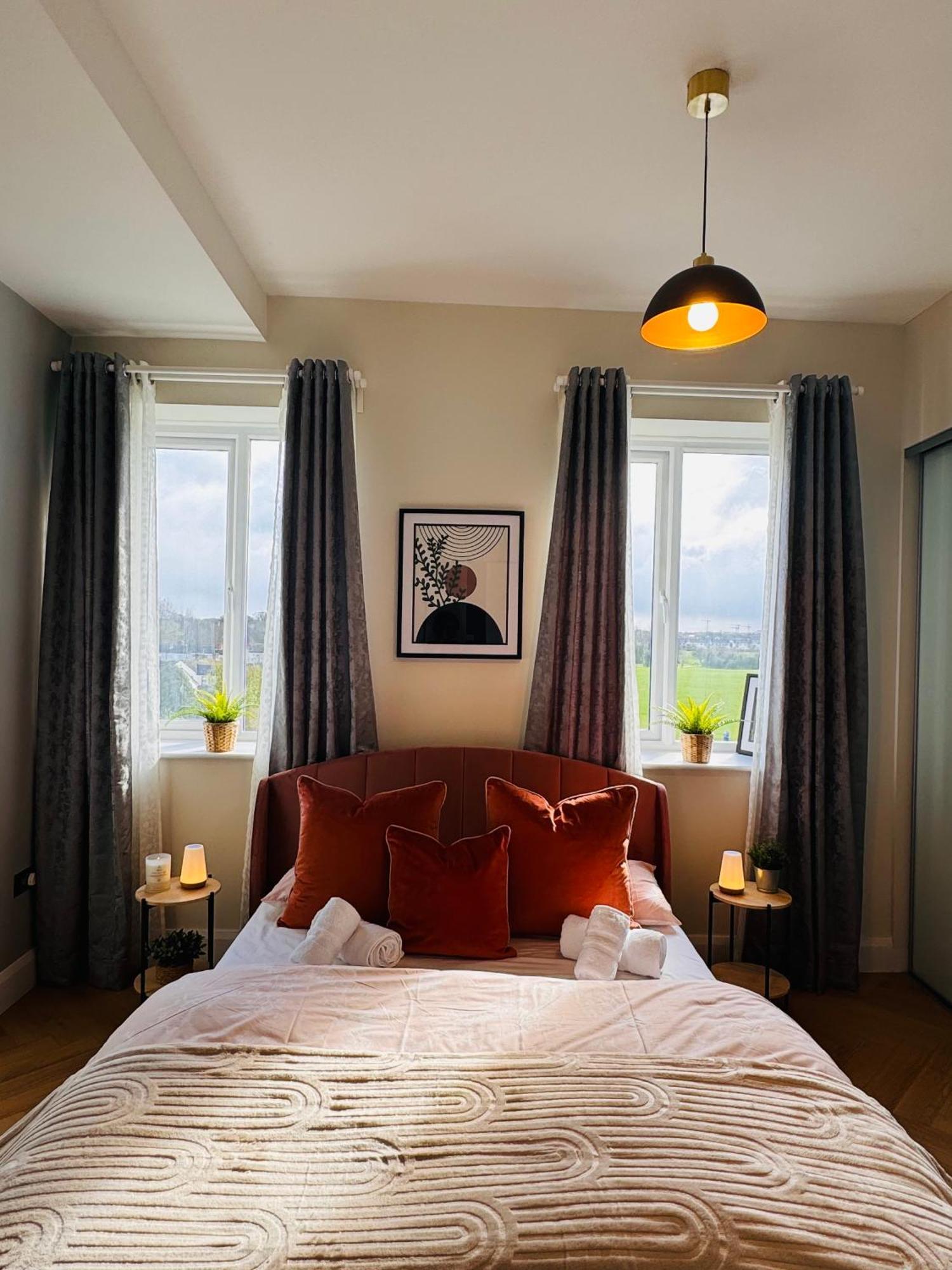 Finnstown Hall- Private Room In Shared Apartment With The Host Dublin Exterior foto